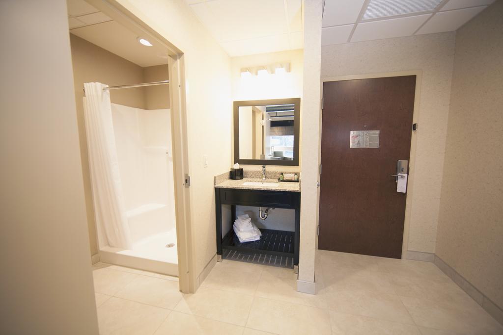 Warehouse Hotel At The Nook Manheim Luaran gambar